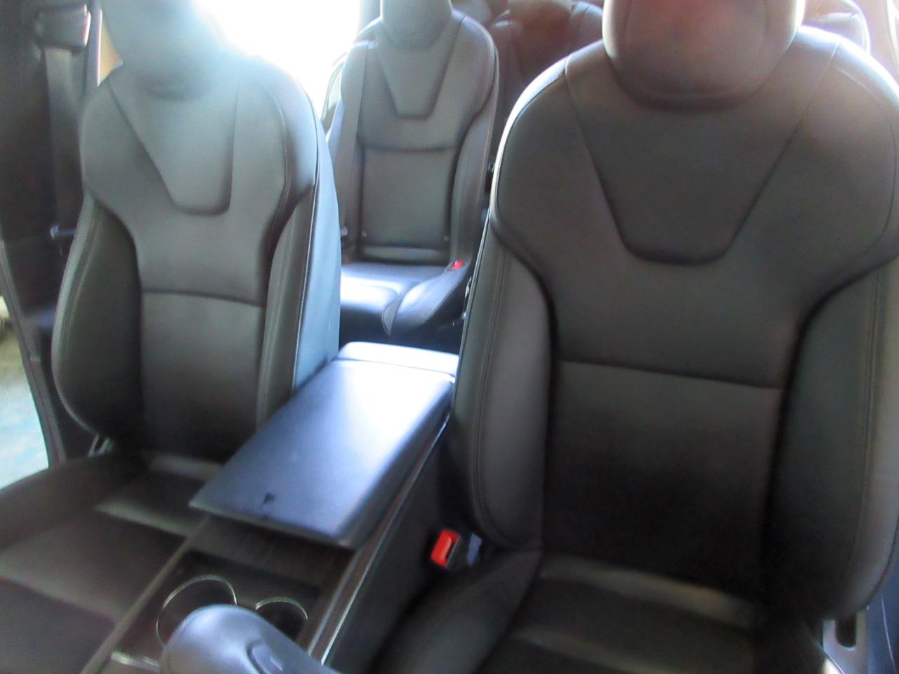 Tesla Model X  2022