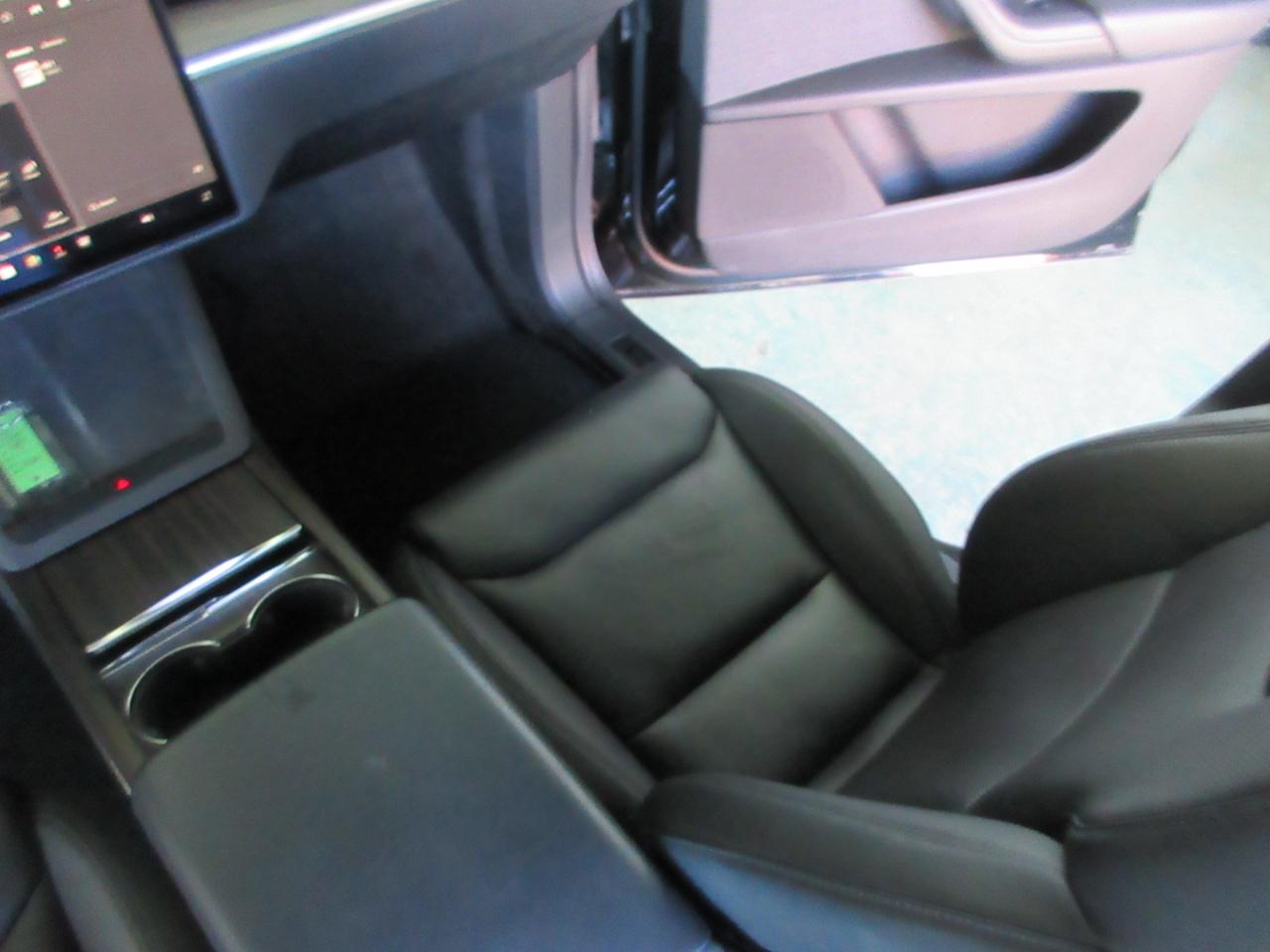 Tesla Model X  2022