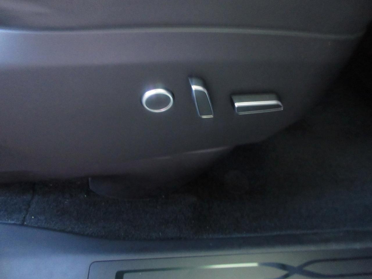 Tesla Model X  2022