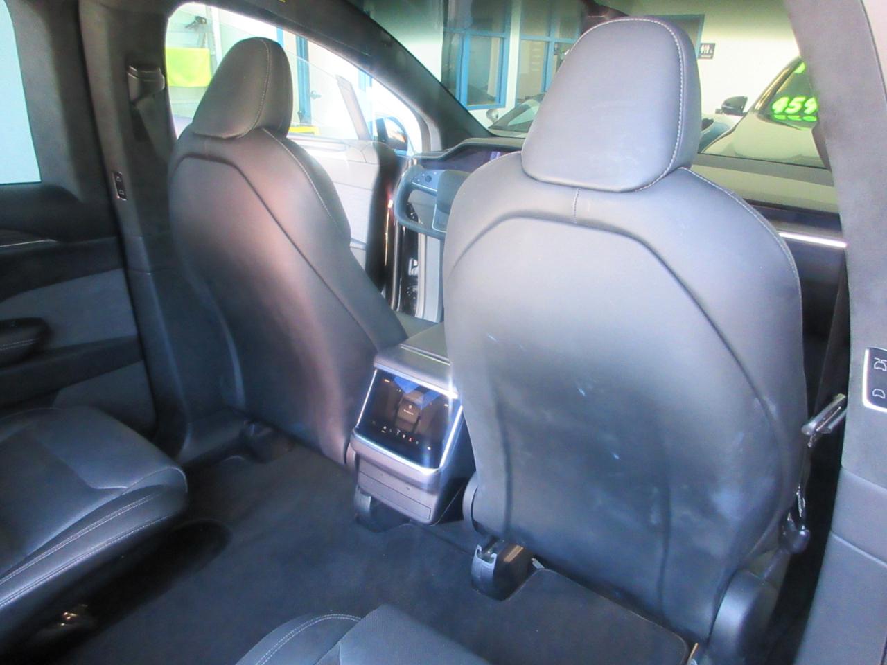 Tesla Model X  2022