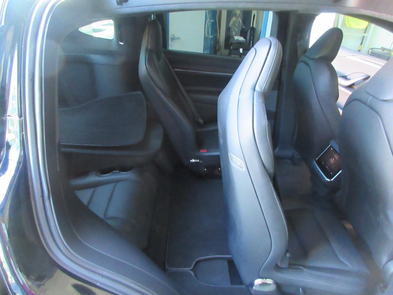 Tesla Model X  2022