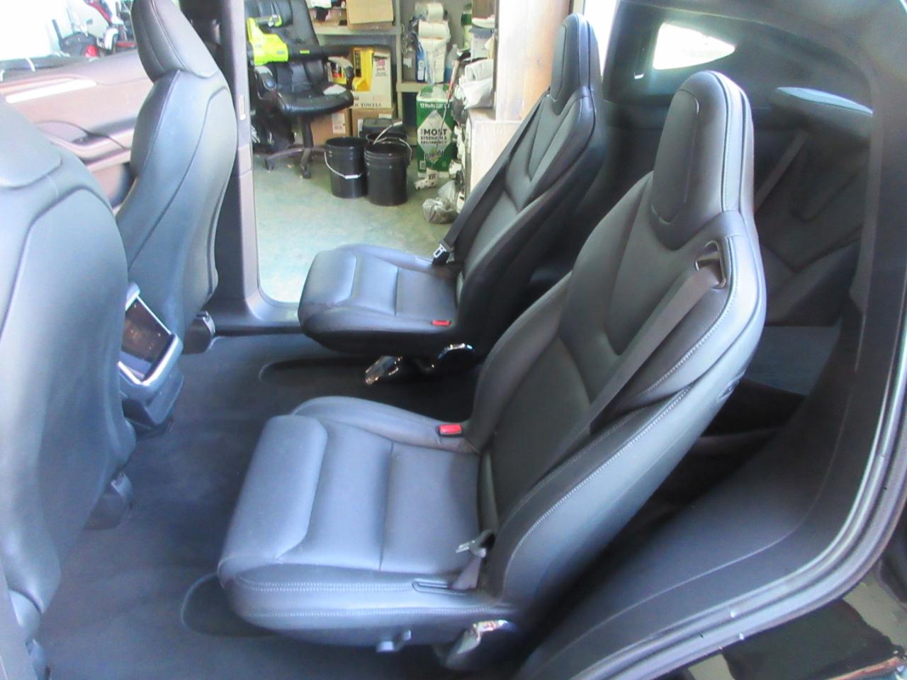 Tesla Model X  2022