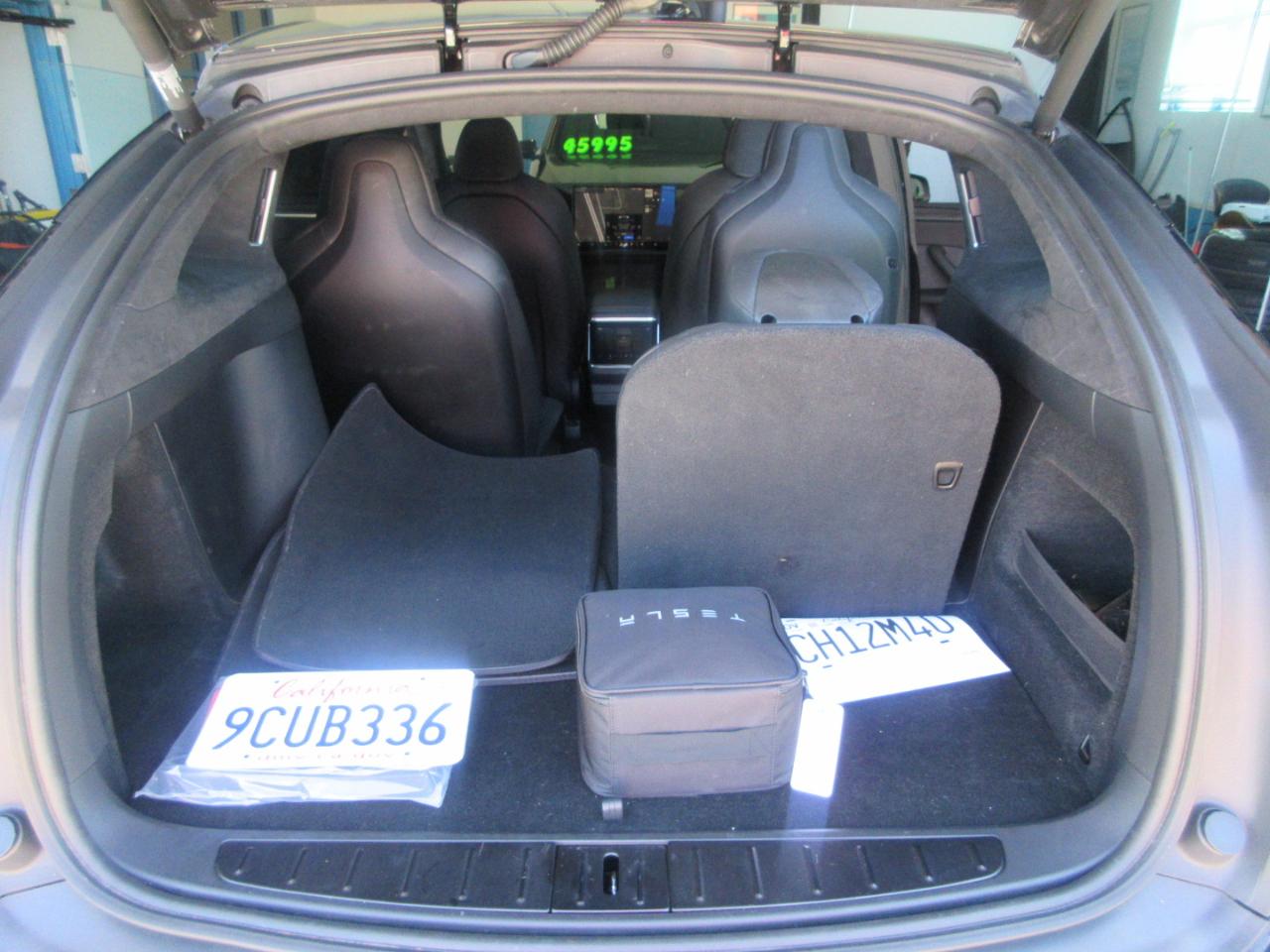 Tesla Model X  2022