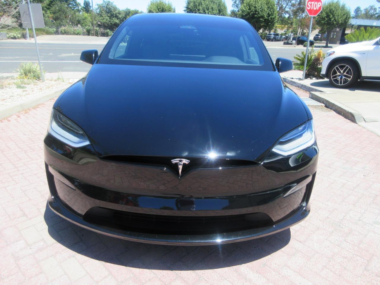 Tesla Model X  2022