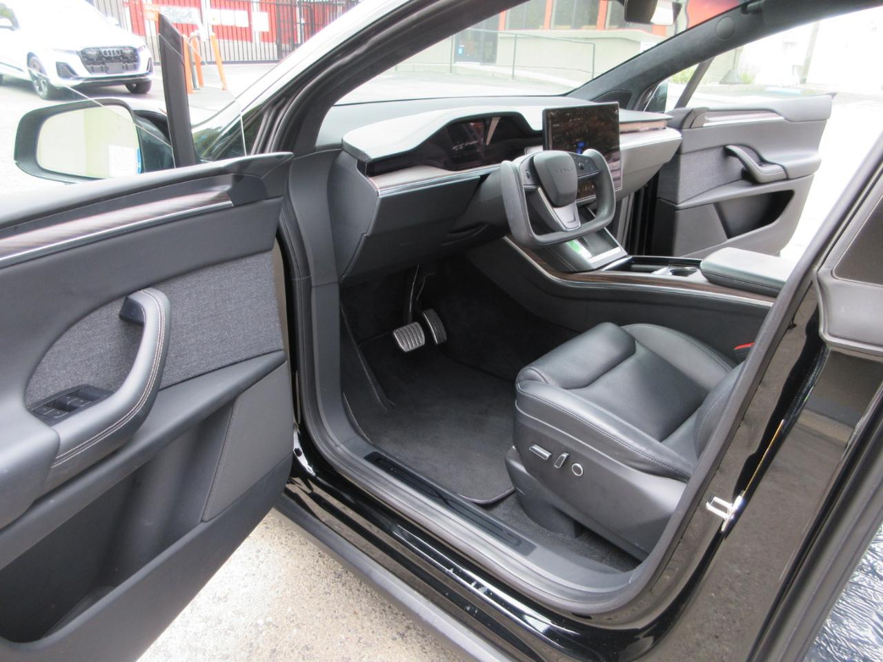 Tesla Model X  2022