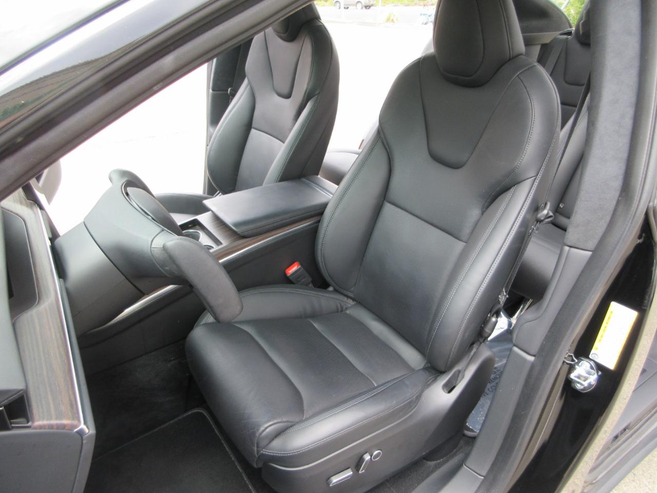 Tesla Model X  2022