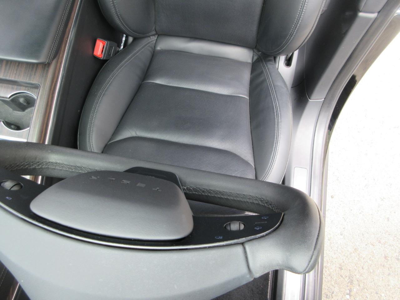 Tesla Model X  2022