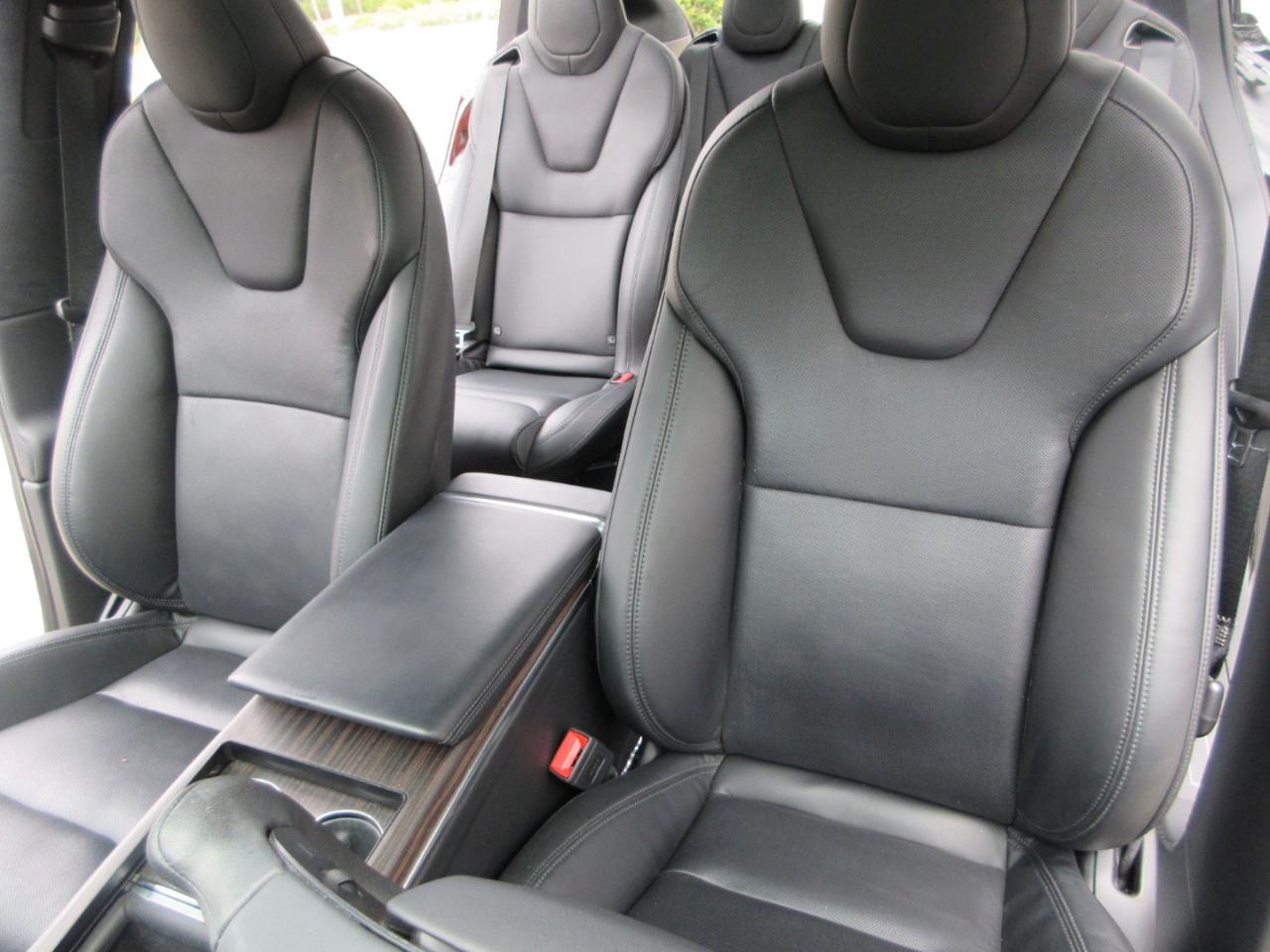 Tesla Model X  2022