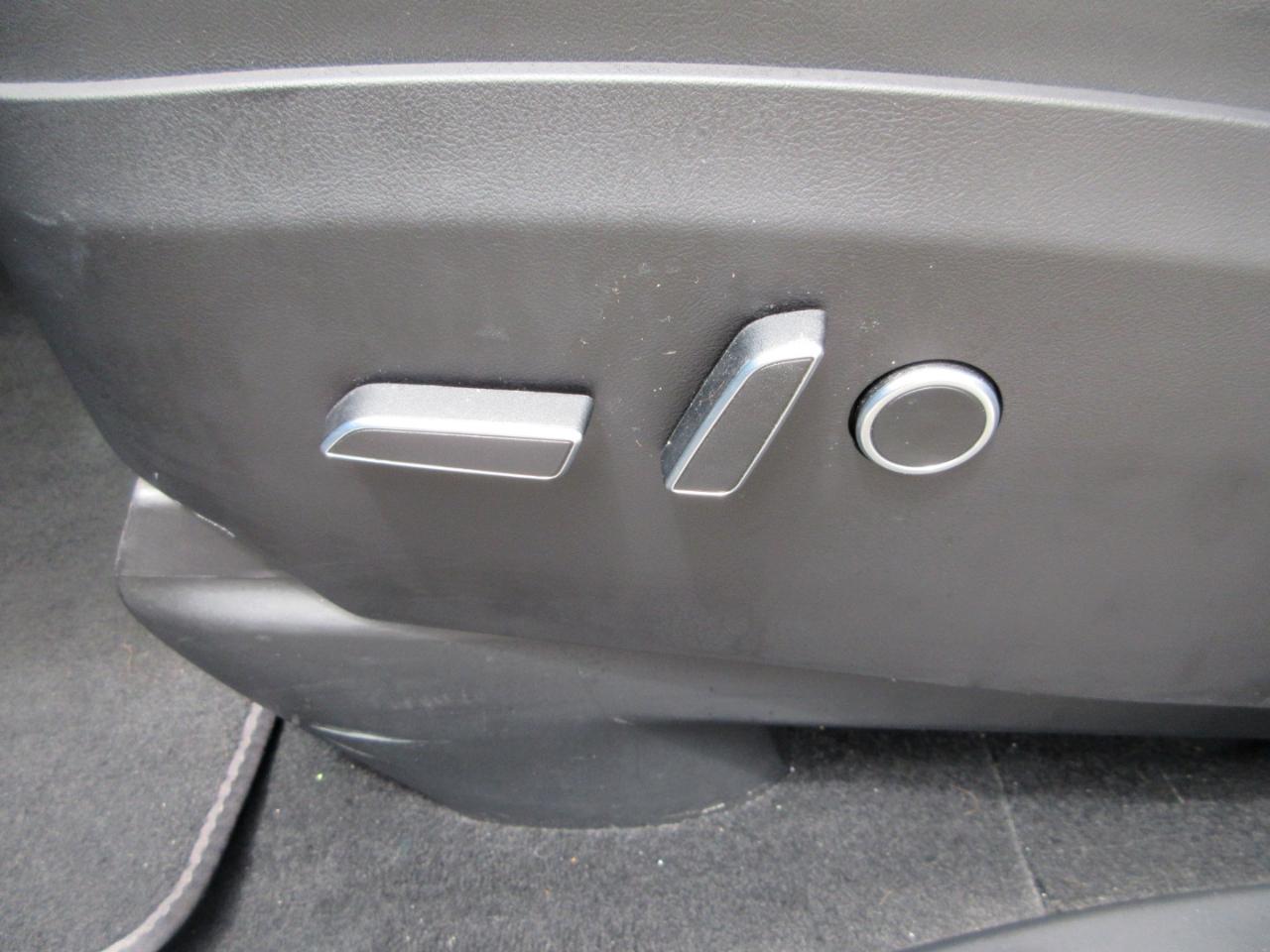 Tesla Model X  2022