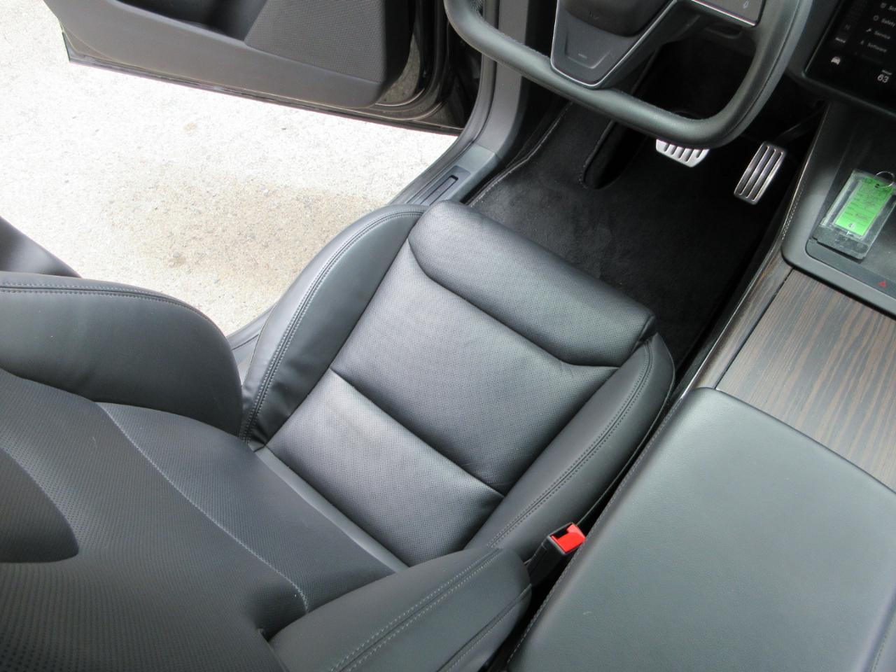 Tesla Model X  2022