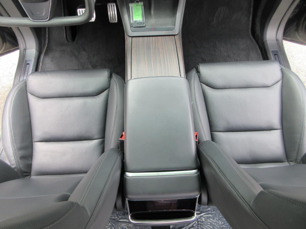 Tesla Model X  2022