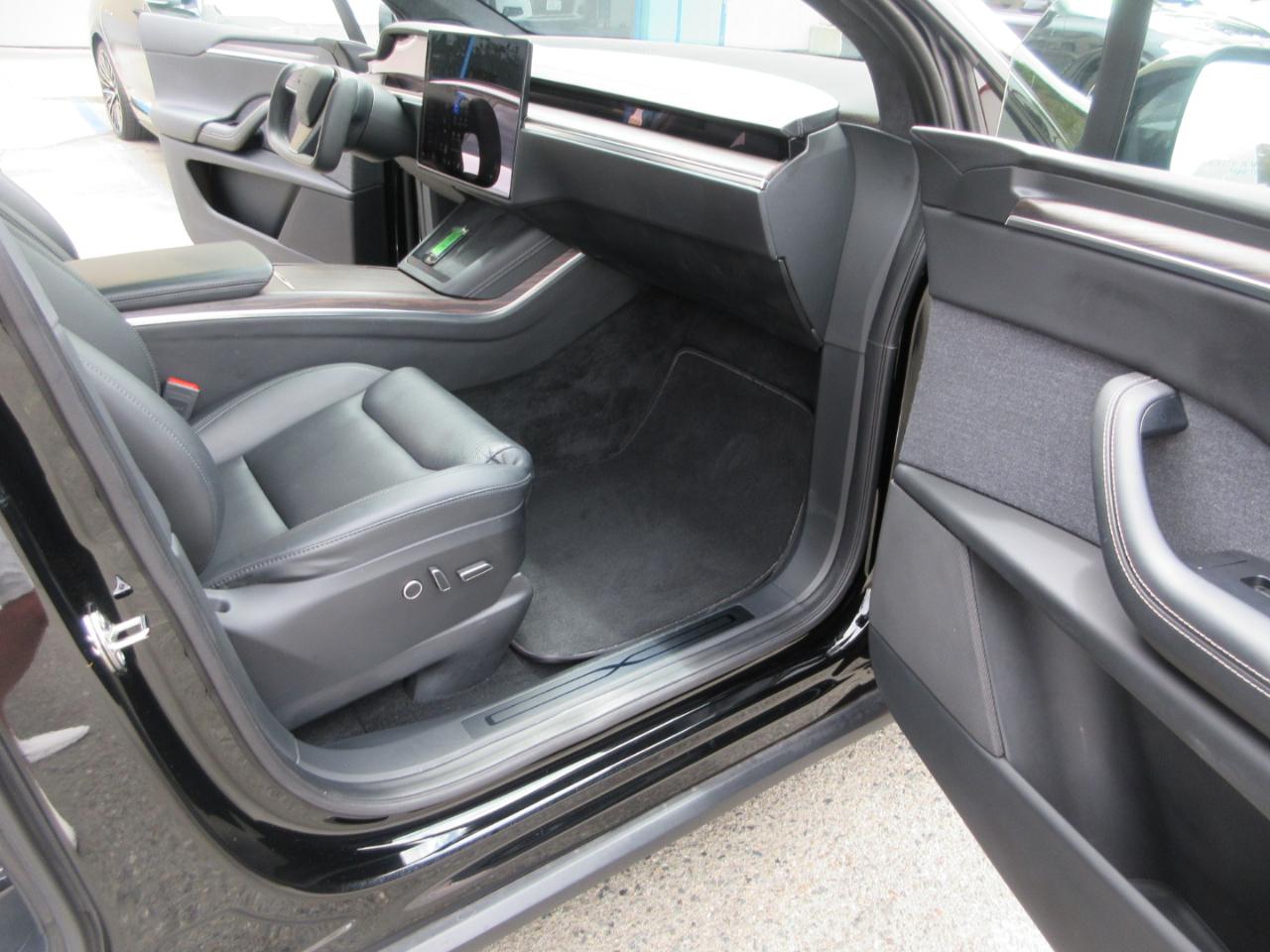 Tesla Model X  2022