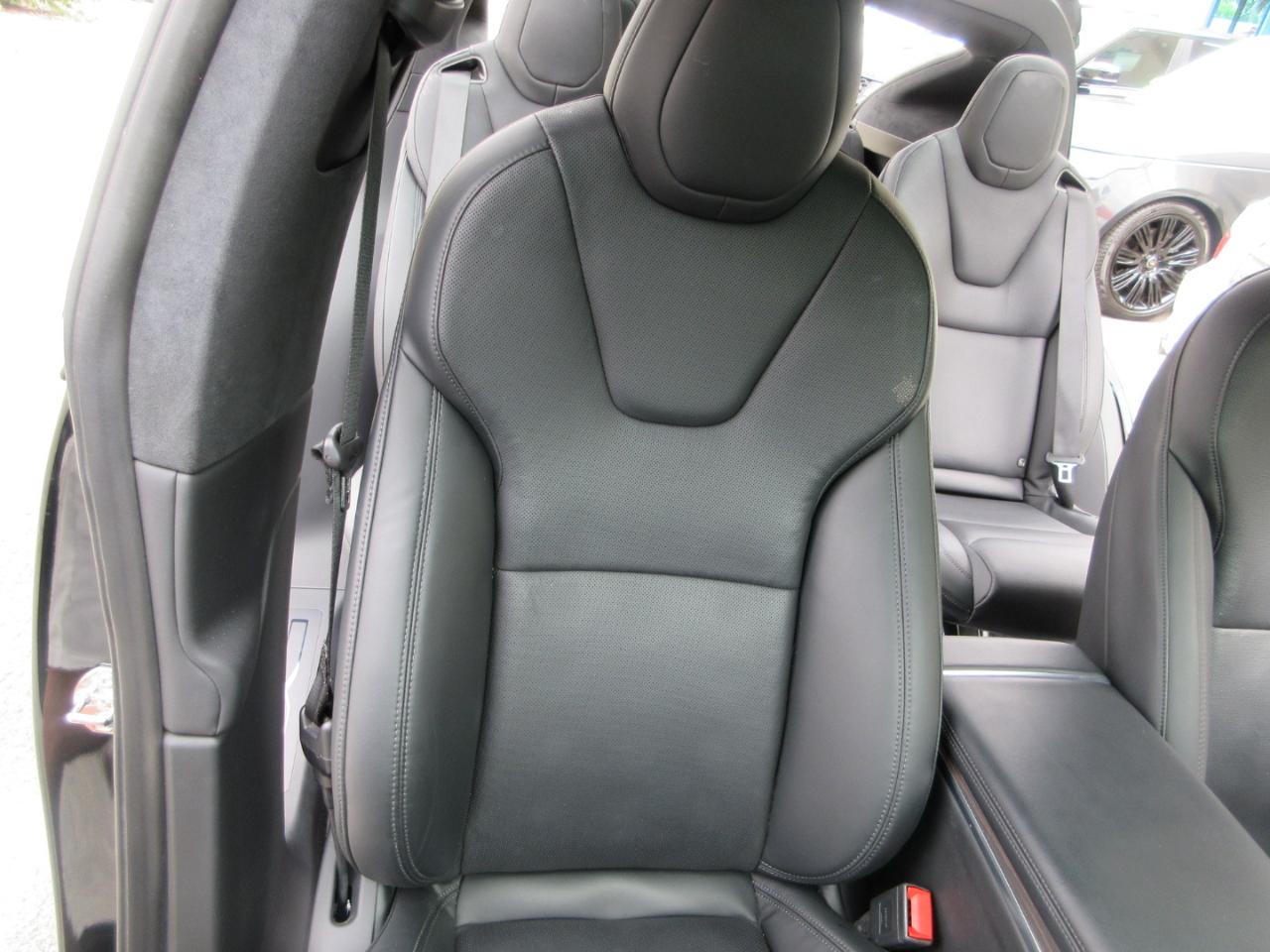 Tesla Model X  2022