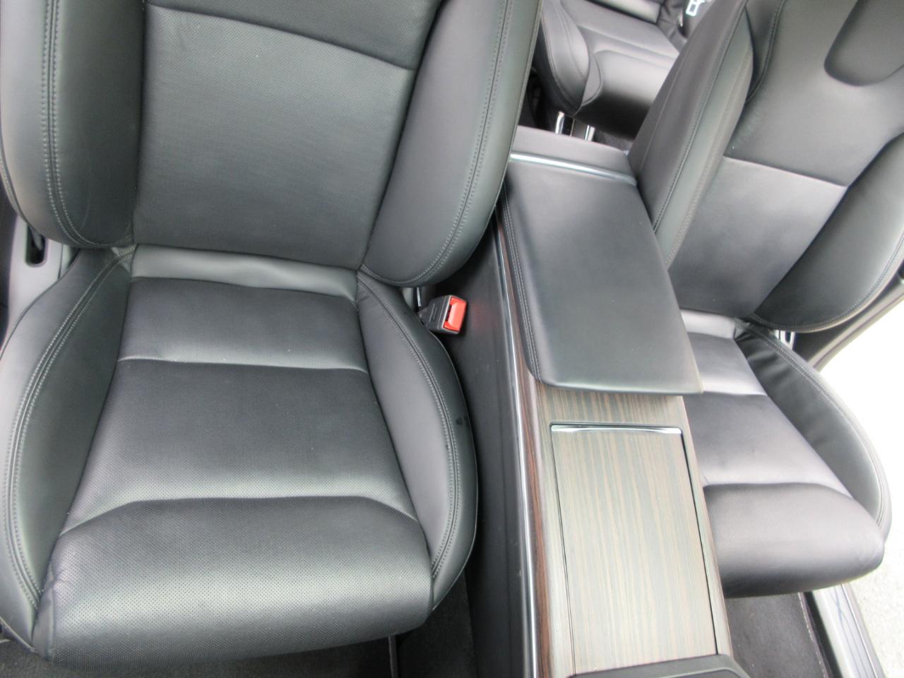 Tesla Model X  2022
