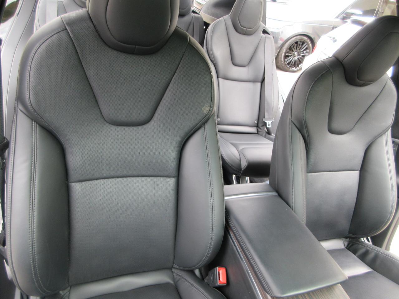 Tesla Model X  2022