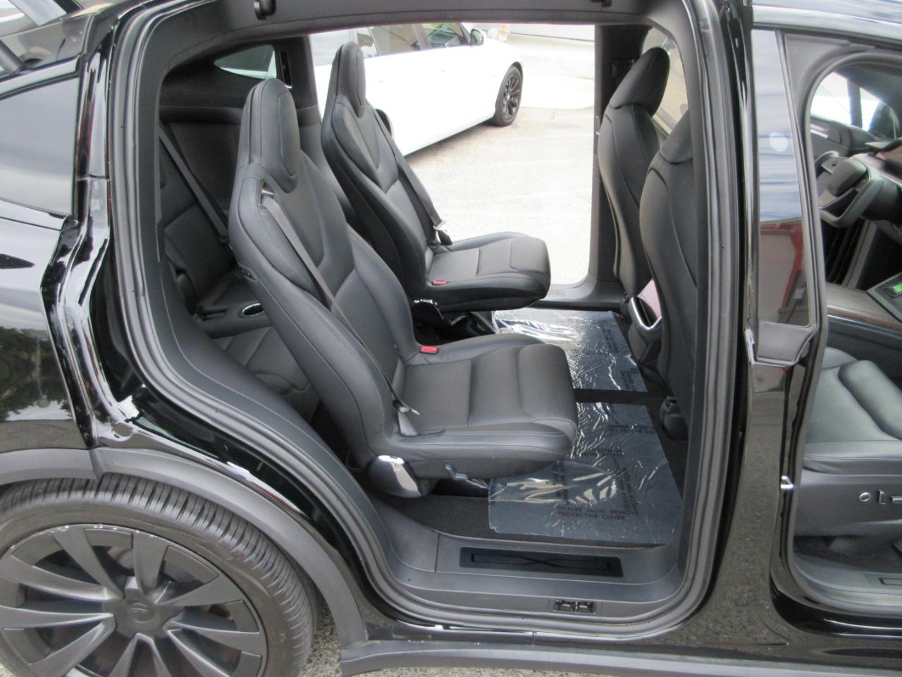 Tesla Model X  2022