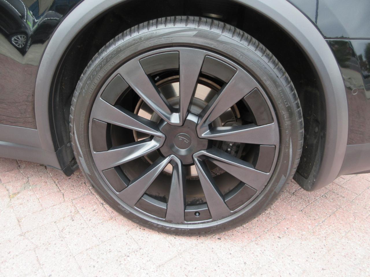 Tesla Model X  2022