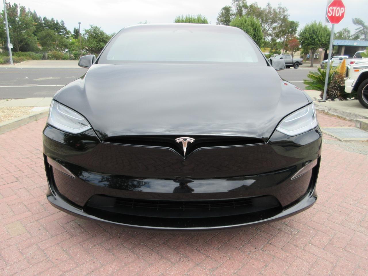 Tesla Model X  2022