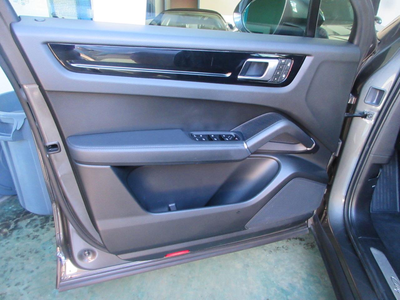 Porsche Cayenne  2023