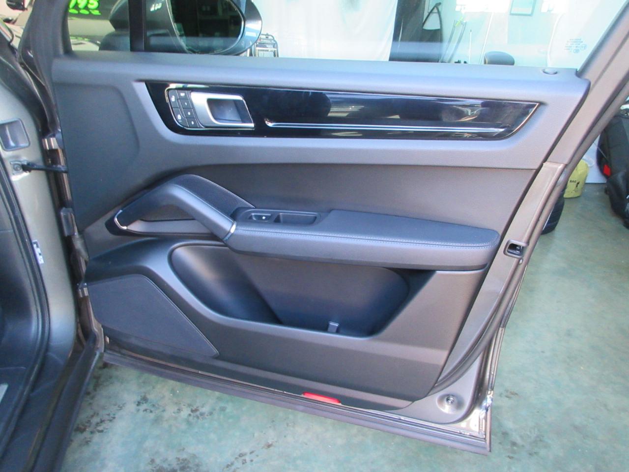 Porsche Cayenne  2023
