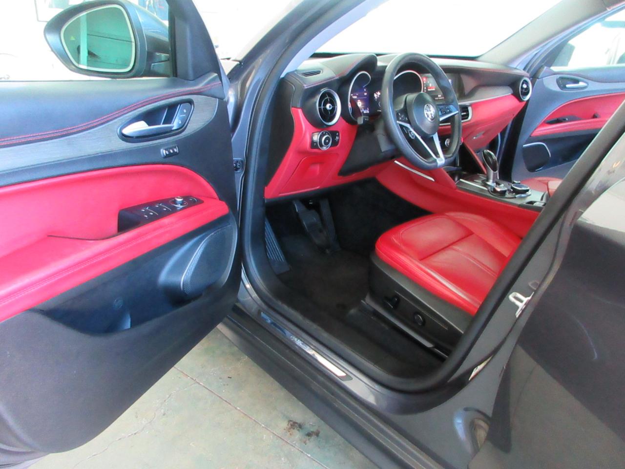 Alfa Romeo Stelvio  2019