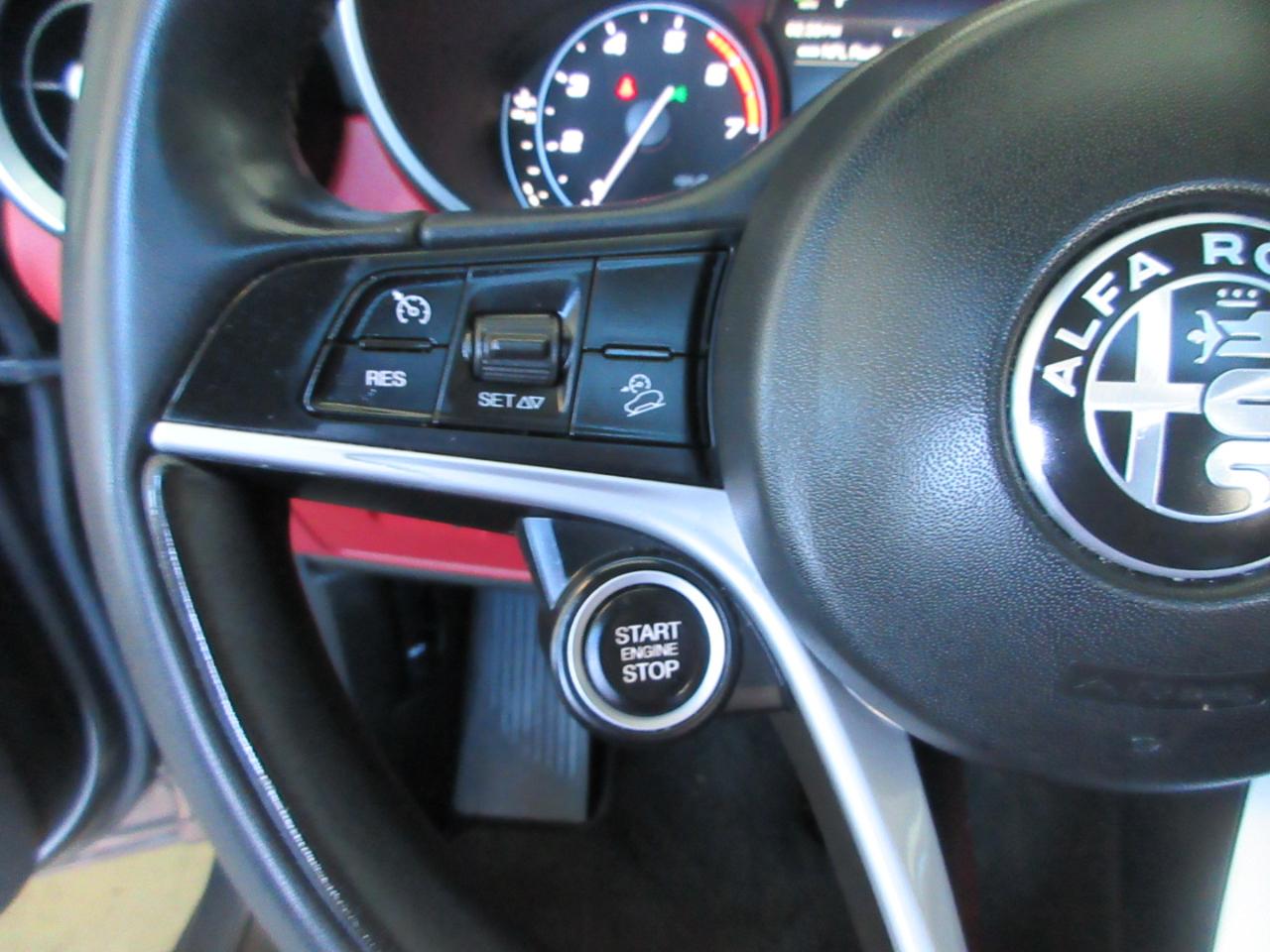 Alfa Romeo Stelvio  2019