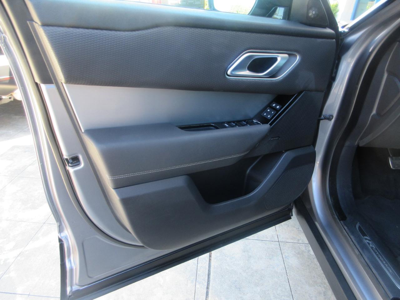 Land Rover Range Rover Velar  2023