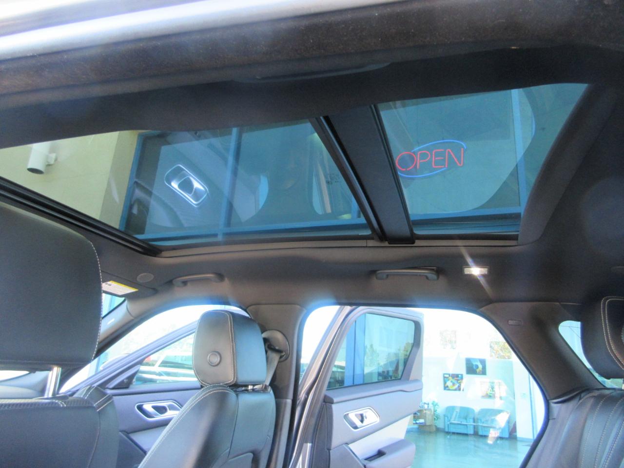 Land Rover Range Rover Velar  2023