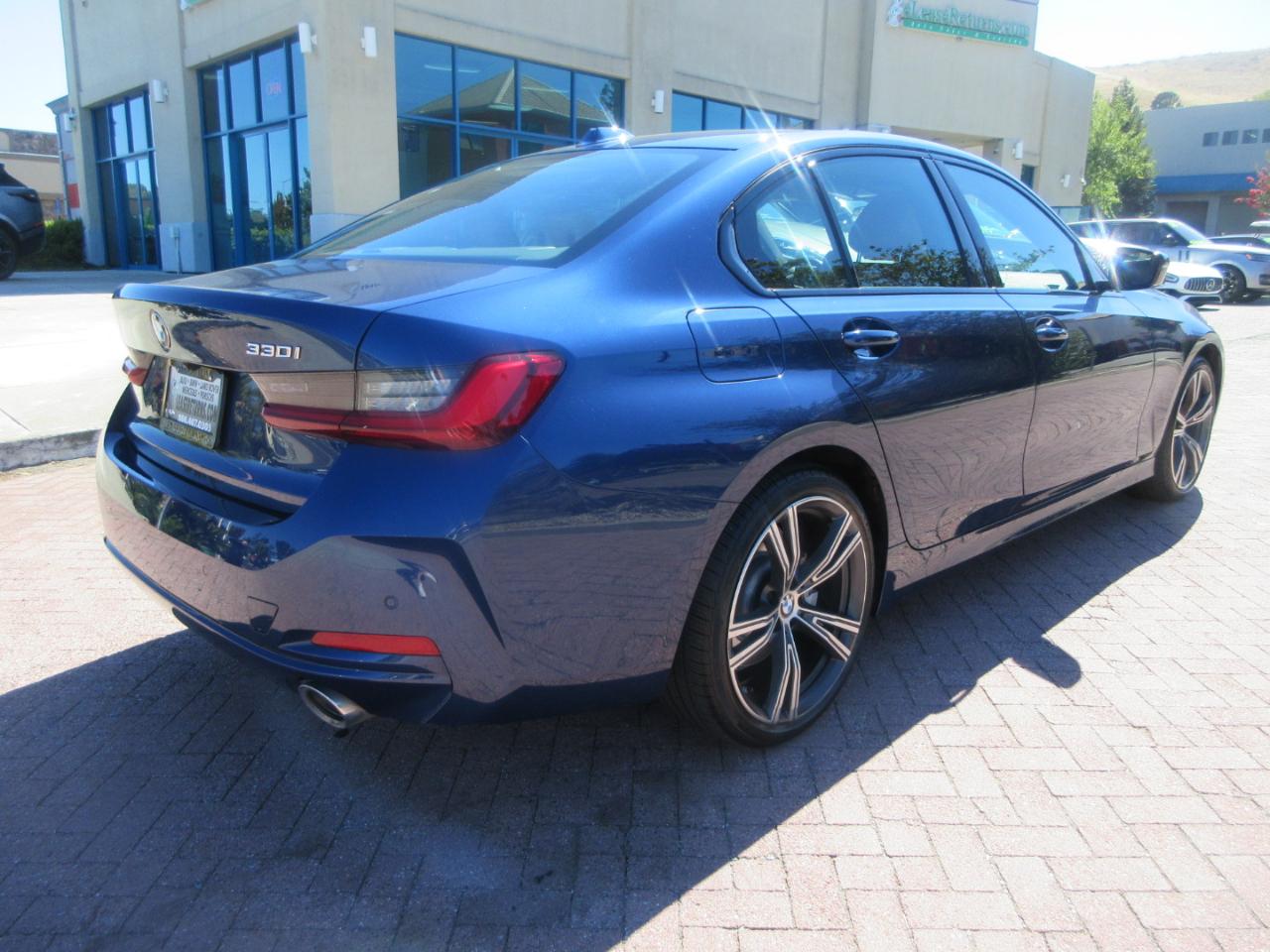 BMW 330i  2023