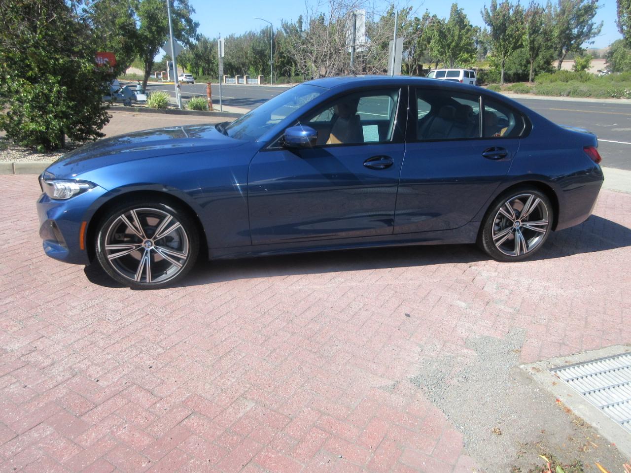 BMW 330i  2023