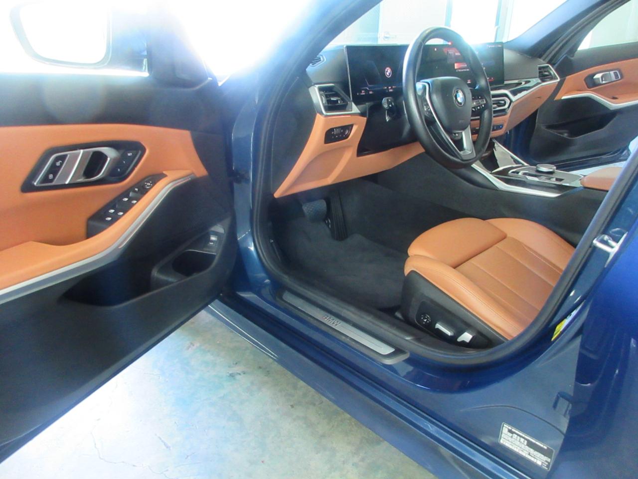 BMW 330i  2023