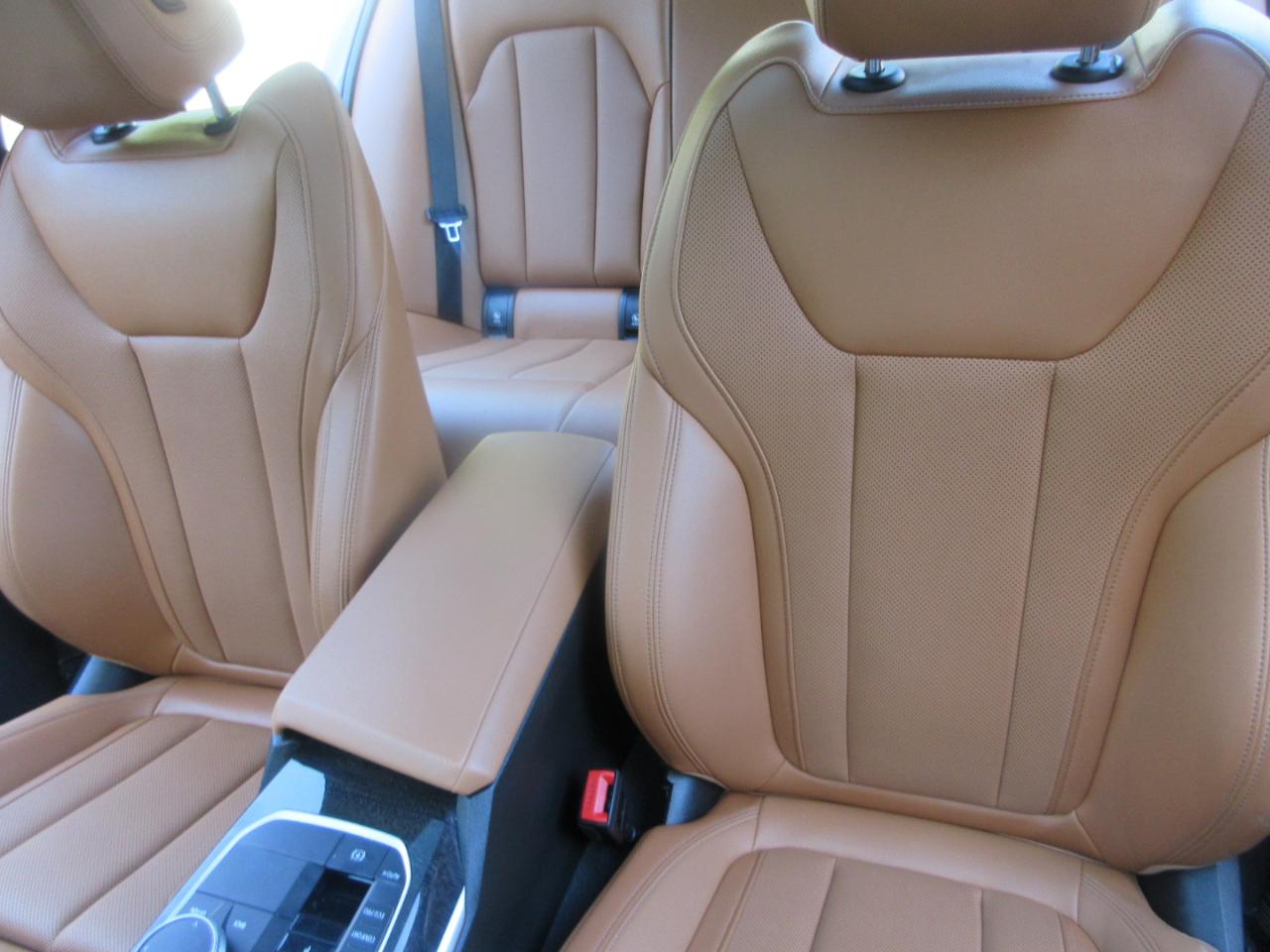 BMW 330i  2023