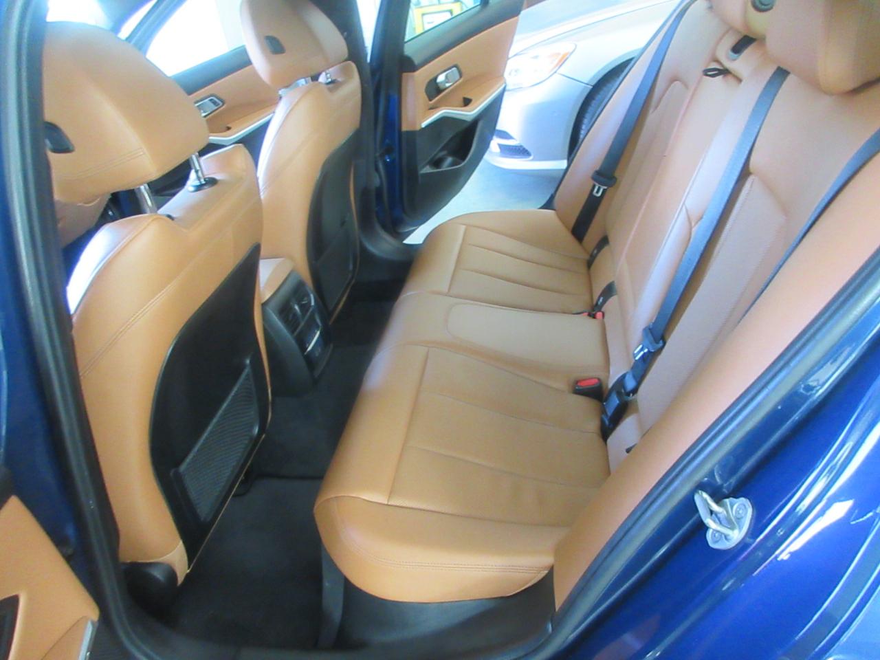 BMW 330i  2023