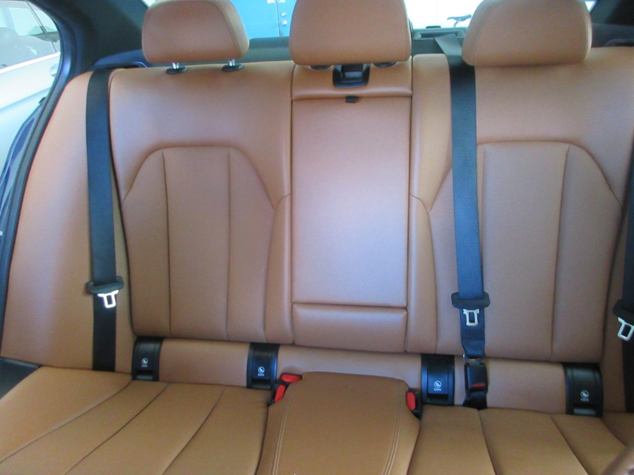 BMW 330i  2023