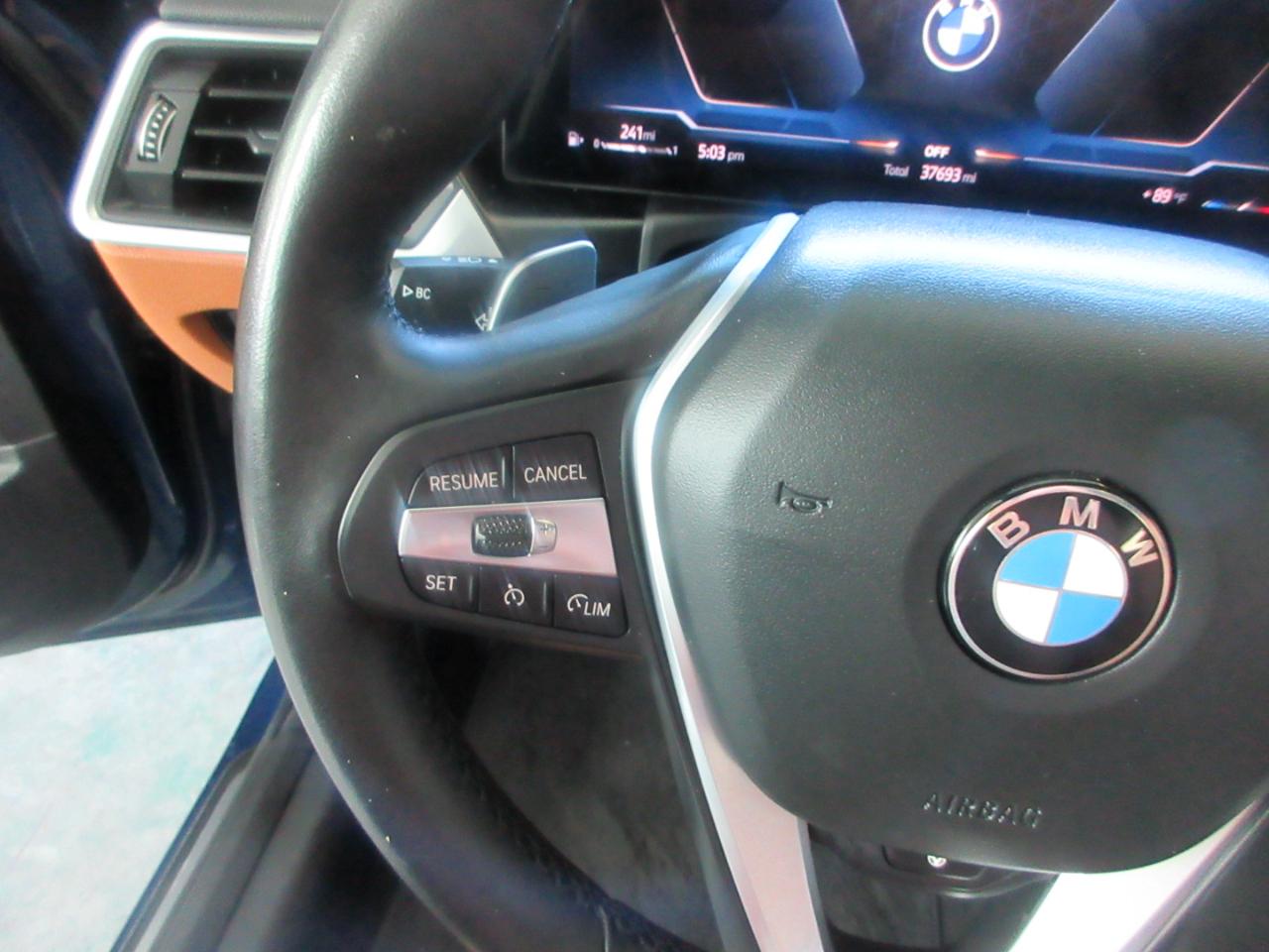 BMW 330i  2023