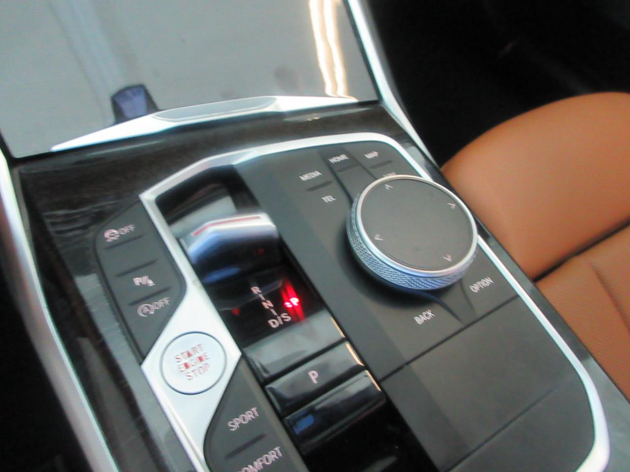 BMW 330i  2023