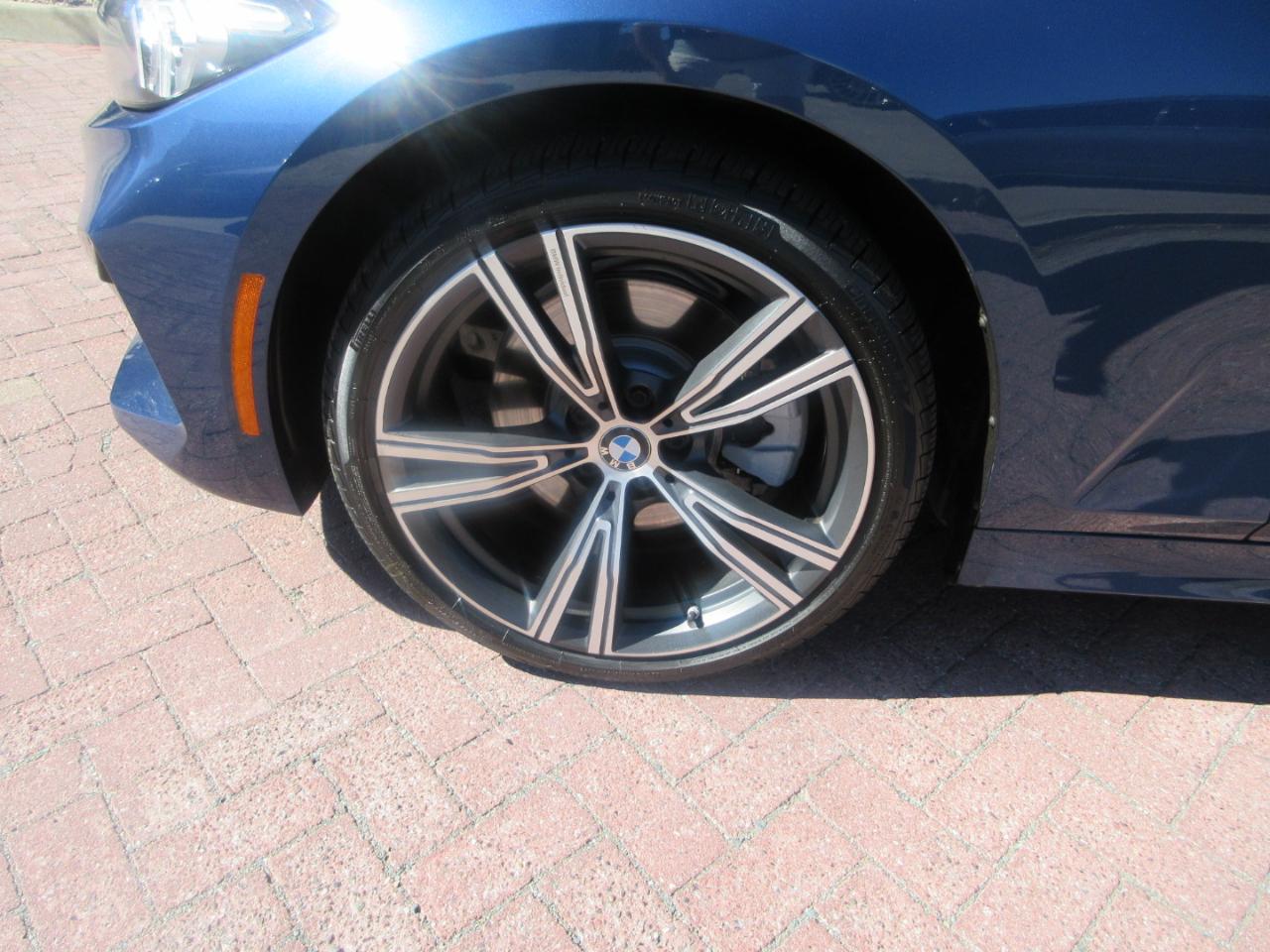 BMW 330i  2023