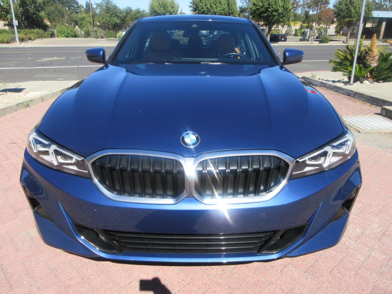 BMW 330i  2023