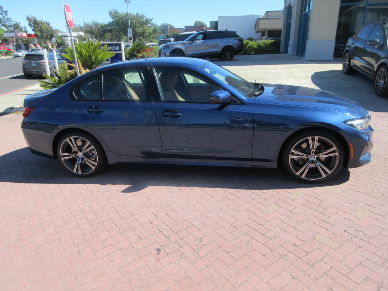 BMW 330i  2023