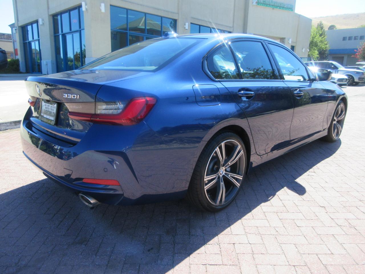 BMW 330i  2023