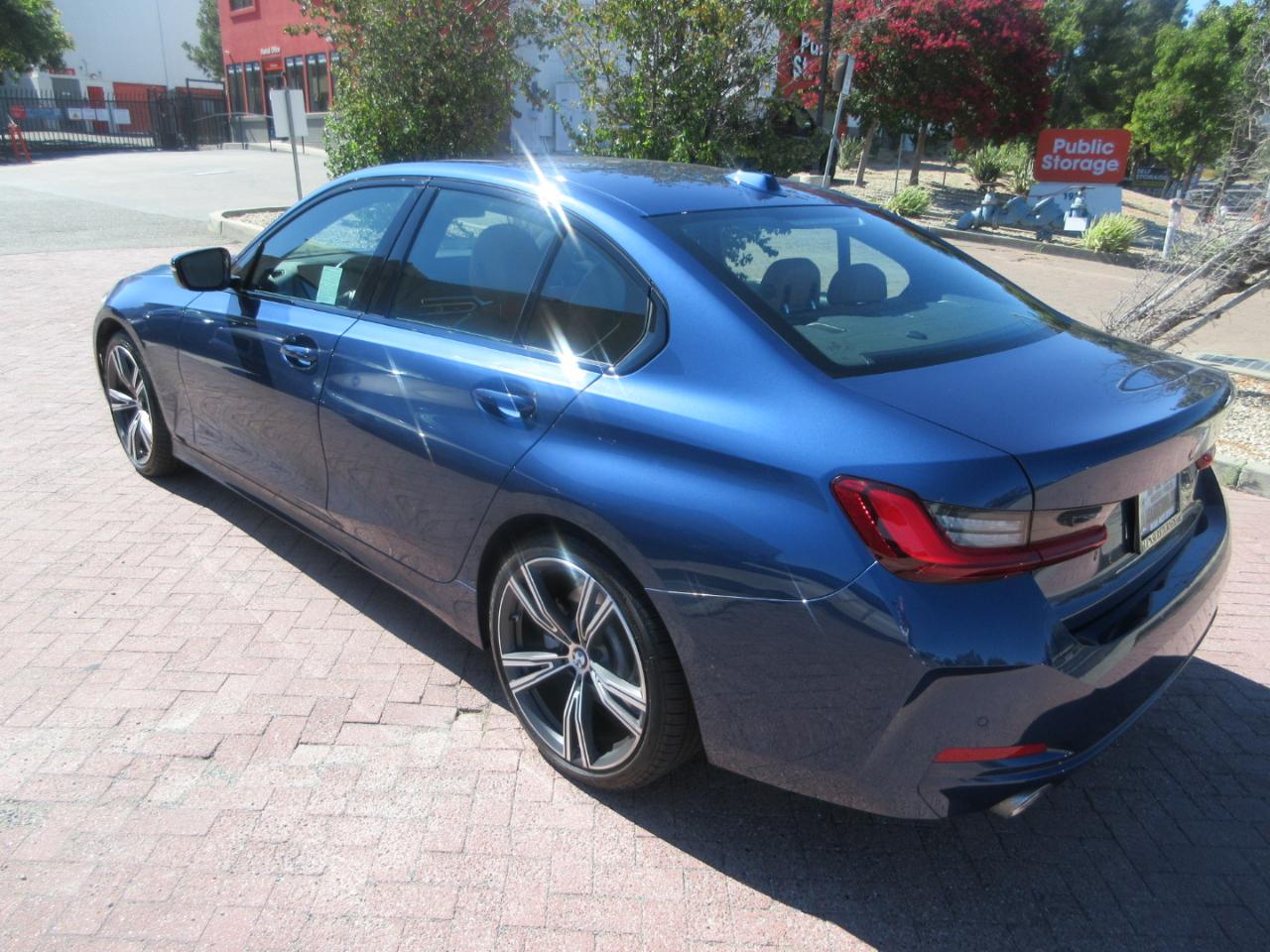 BMW 330i  2023