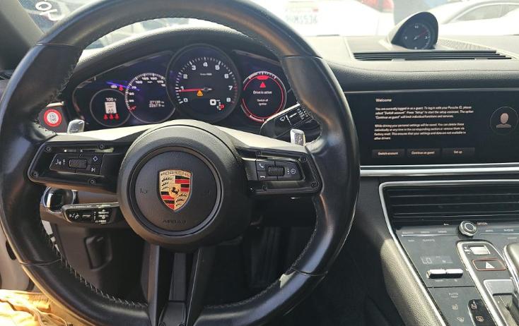 Porsche Panamera  2023