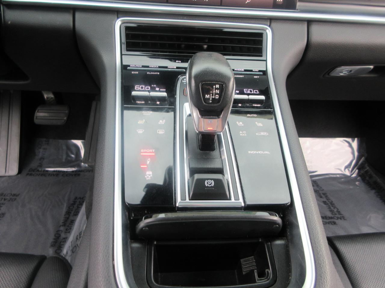 Porsche Panamera  2023