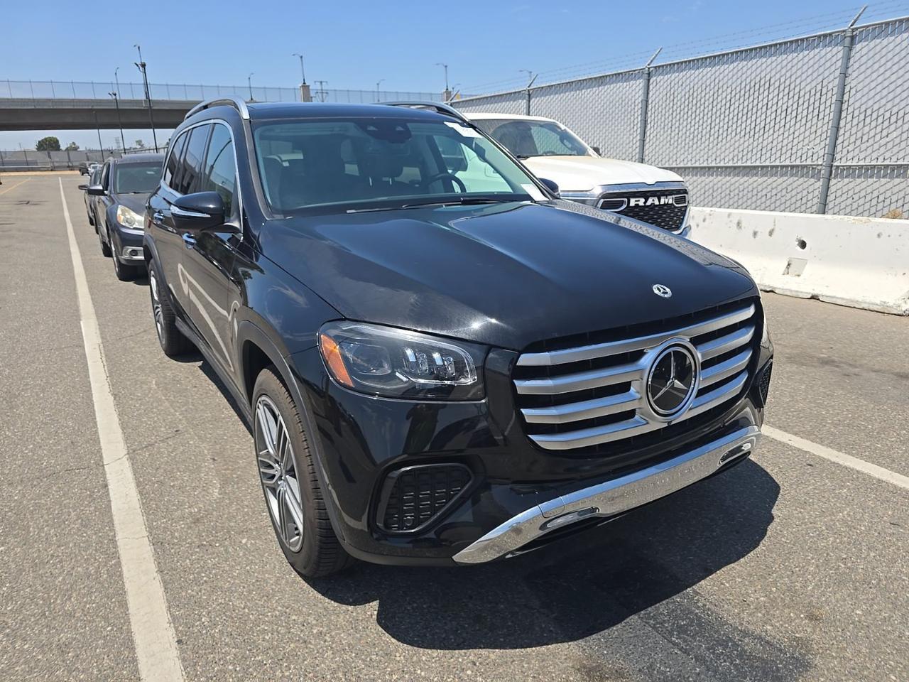 Mercedes-Benz GLS 450  2025