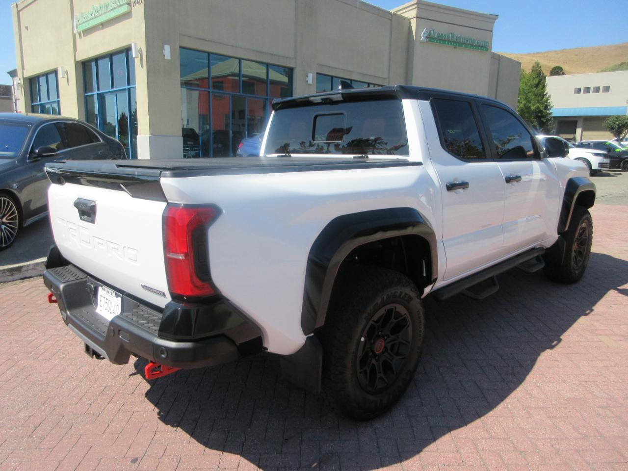 Toyota Tacoma 4WD  2026