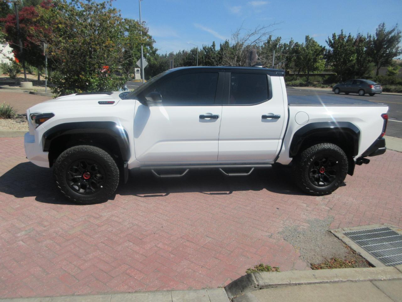 Toyota Tacoma 4WD  2026