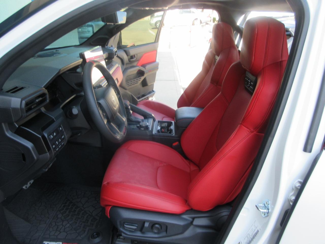 Toyota Tacoma 4WD  2026