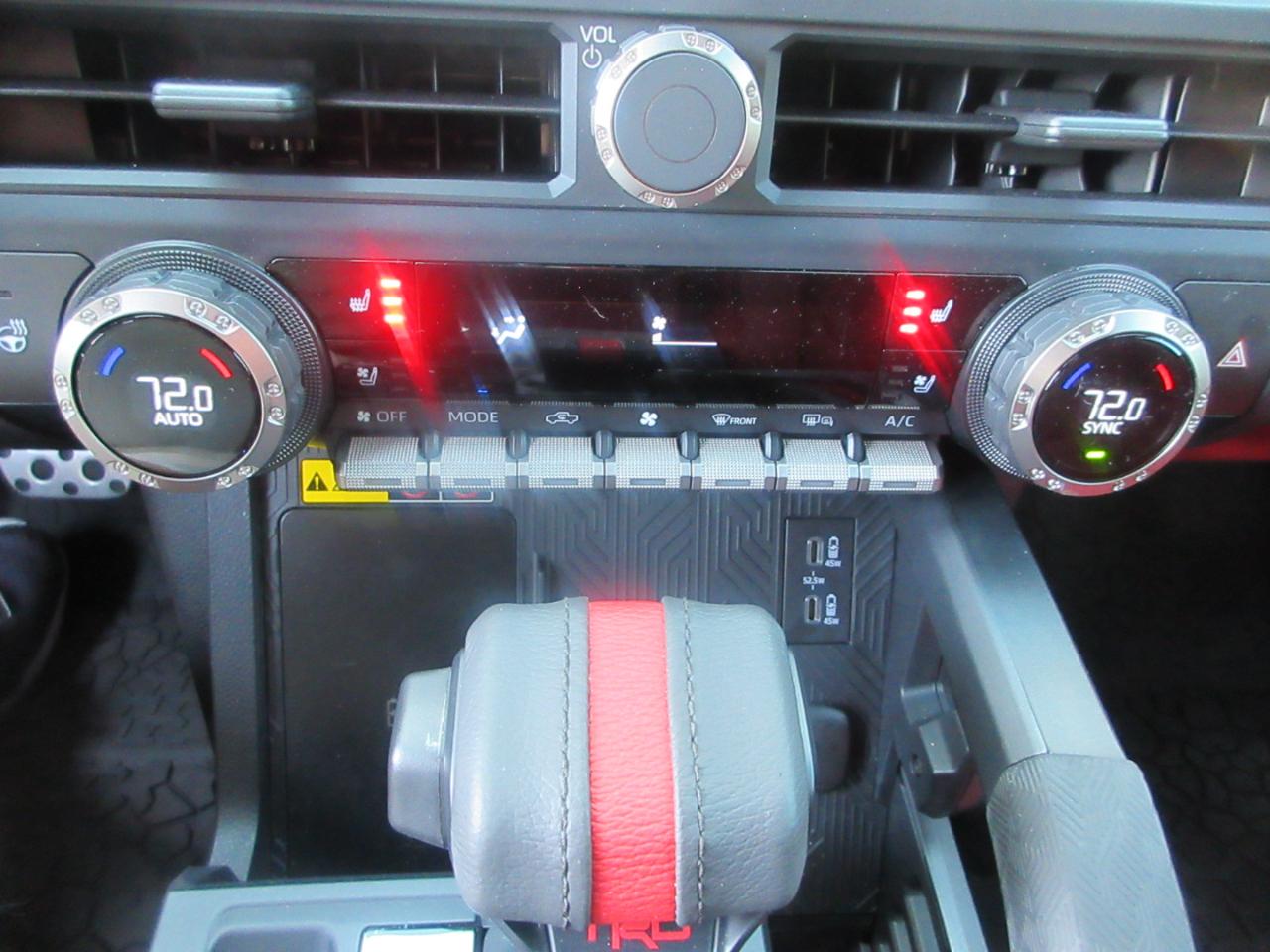 Toyota Tacoma 4WD  2026