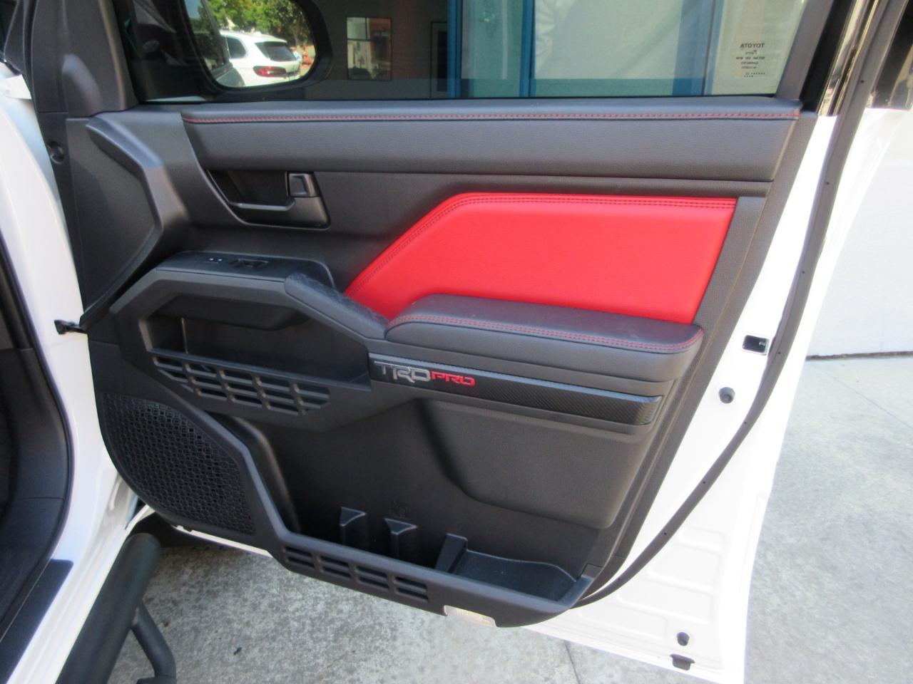 Toyota Tacoma 4WD  2026