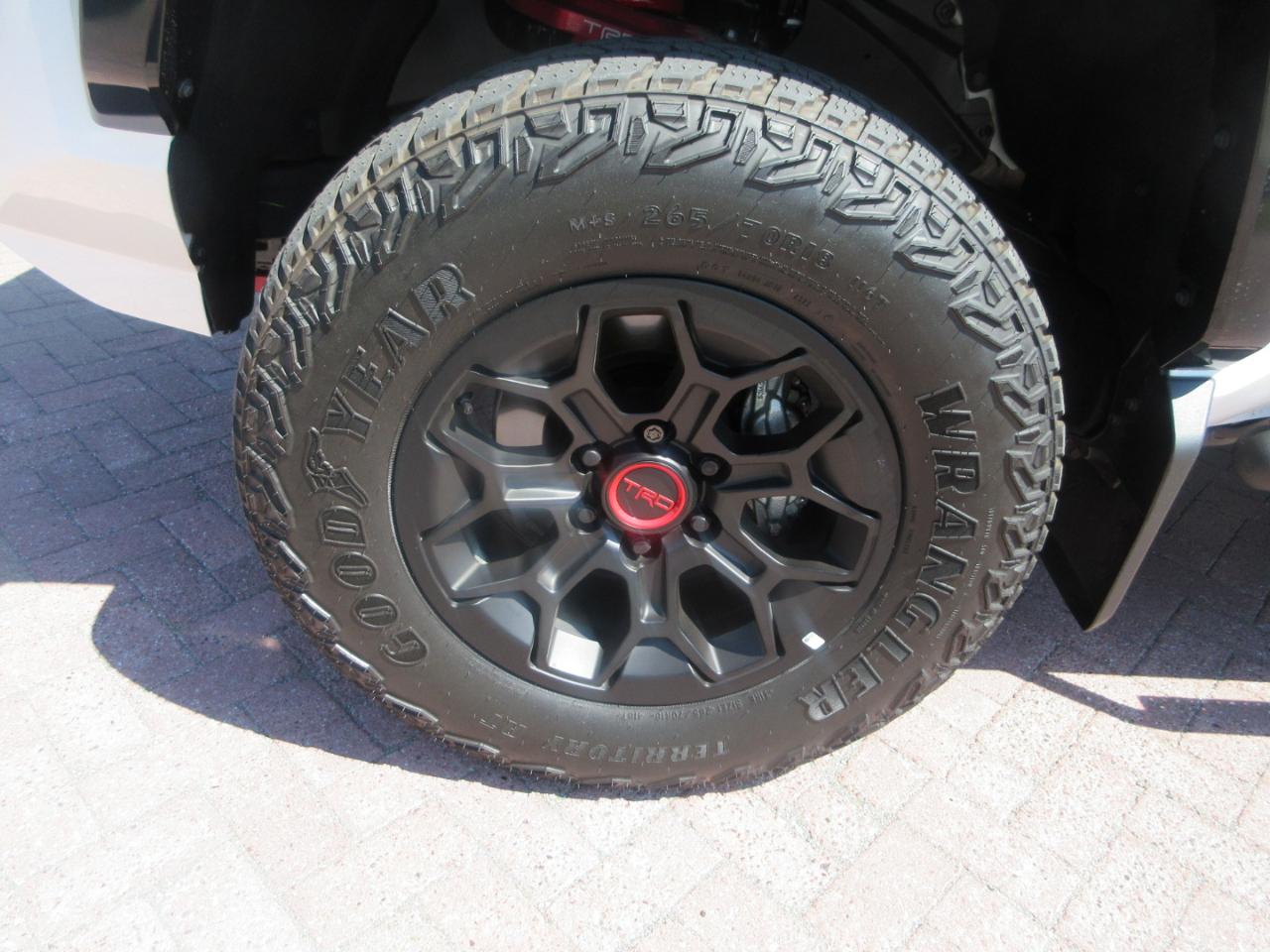 Toyota Tacoma 4WD  2026